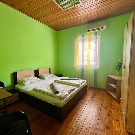 Elegance On A Budget - Rooms For Rent In Sofia Center Экстерьер фото