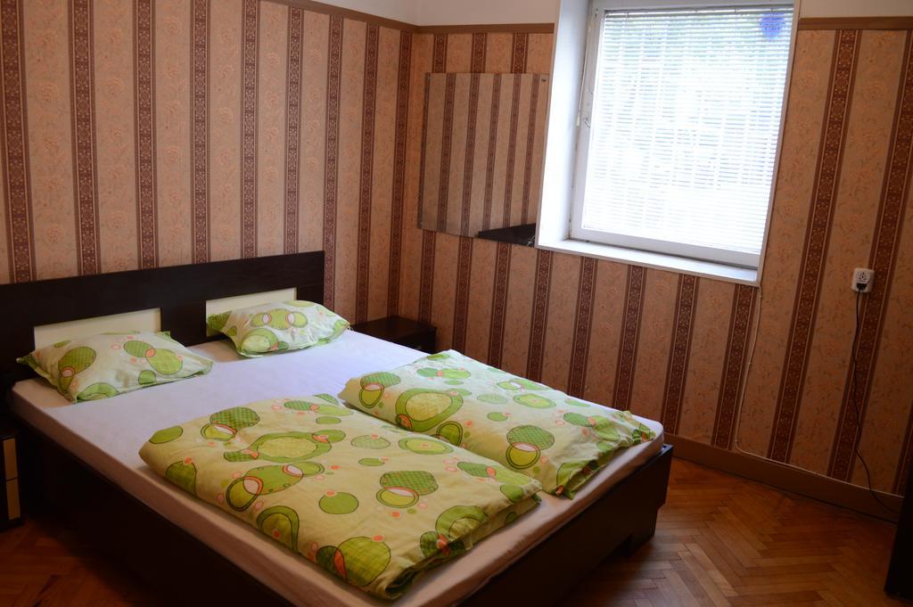 Elegance On A Budget - Rooms For Rent In Sofia Center Экстерьер фото