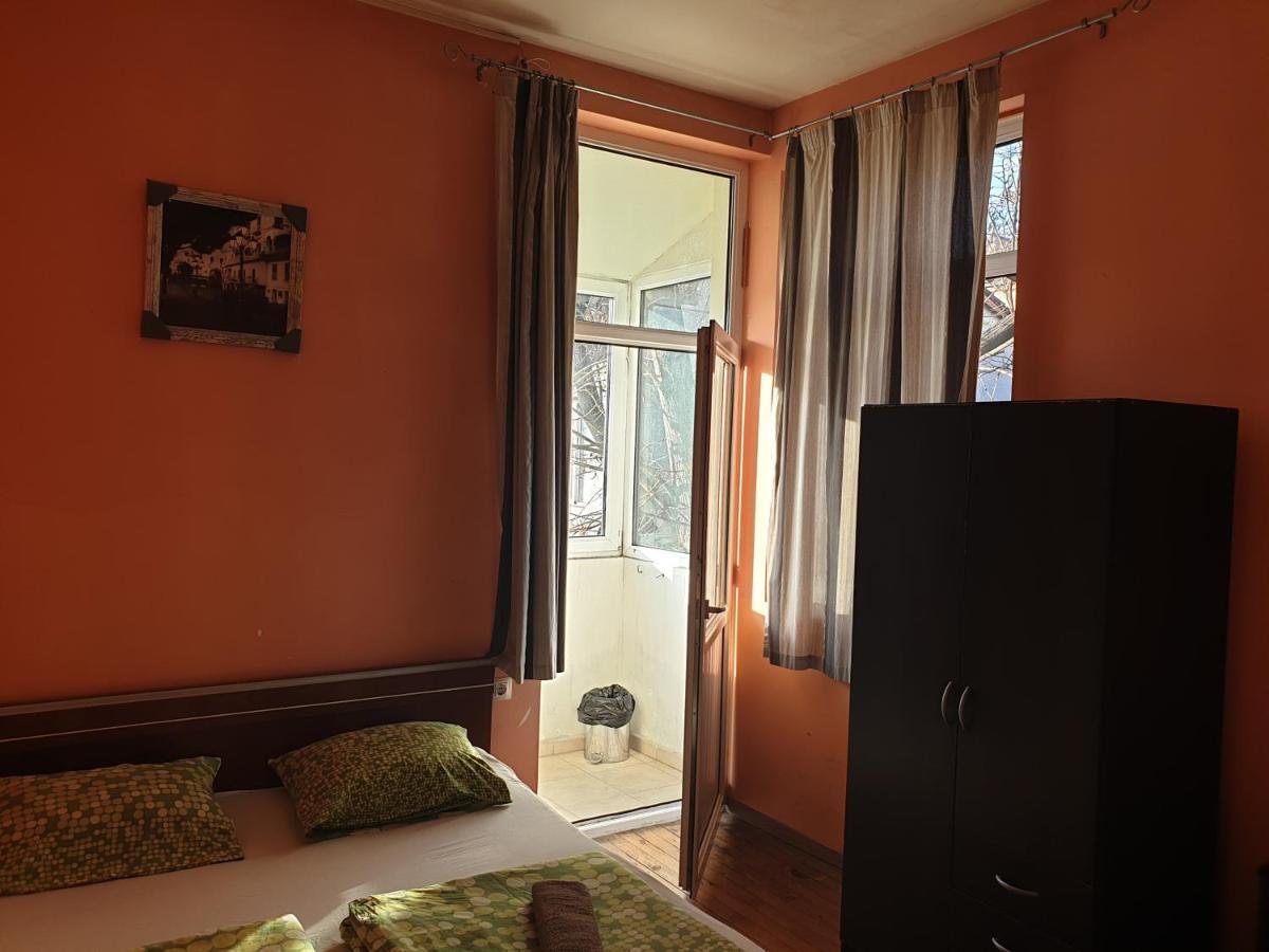 Elegance On A Budget - Rooms For Rent In Sofia Center Экстерьер фото